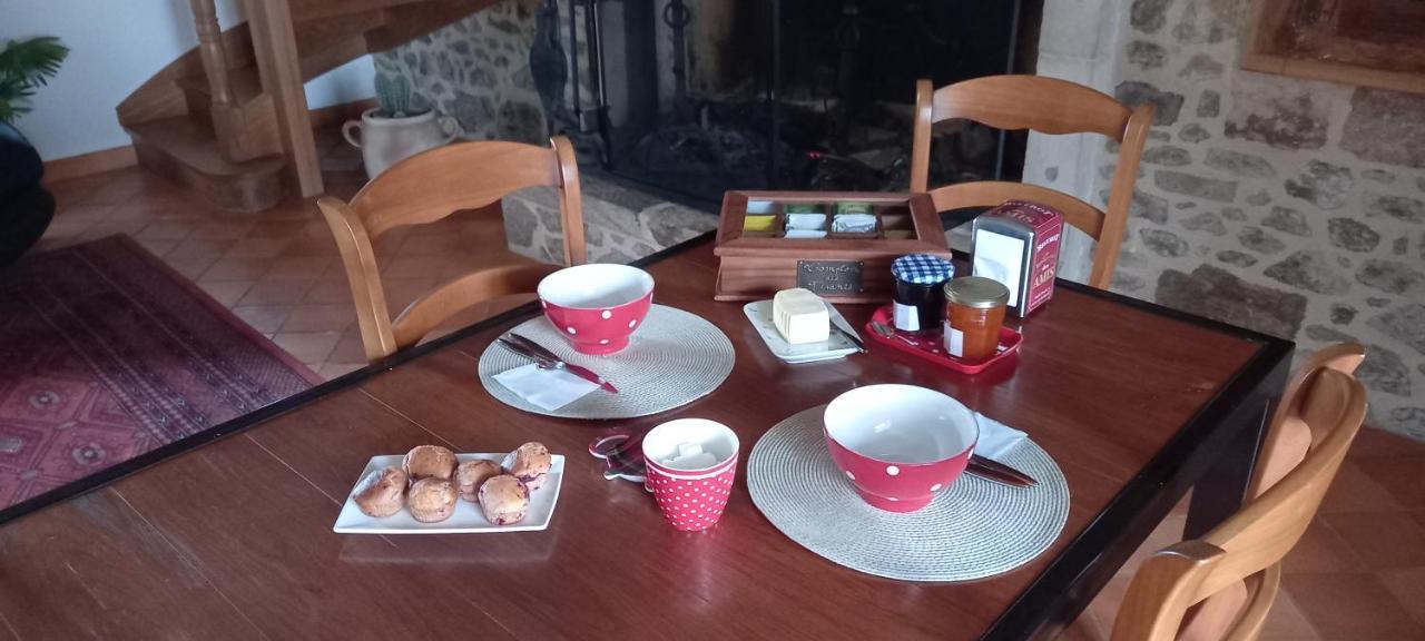 La Mesange Bleue Bed & Breakfast Ecuras ภายนอก รูปภาพ